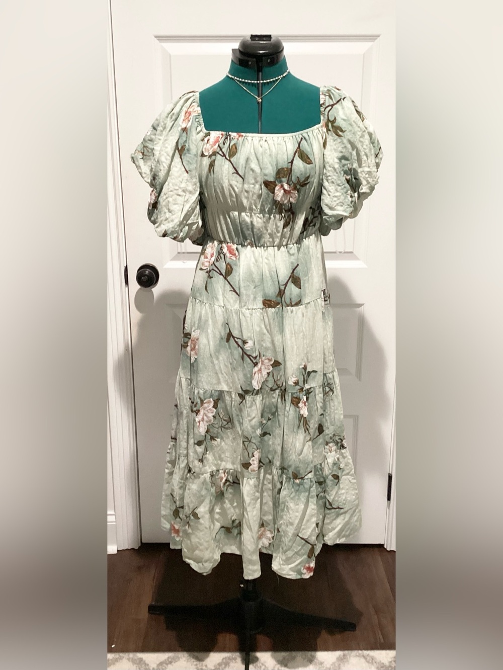 HYFVE NWT Floral Puff-Sleeve Tiered Midi Dress Size S
